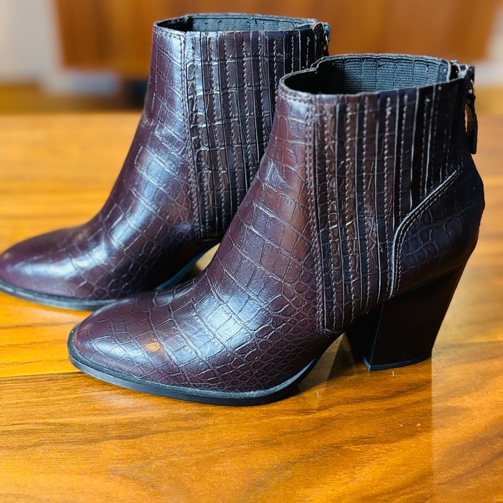 ZARA-Brown Faux Croc-Embossed Ankle Boots